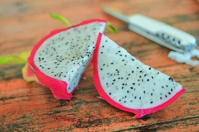 7 Health Benefits of Dragon Fruit (Plus How to Eat It)