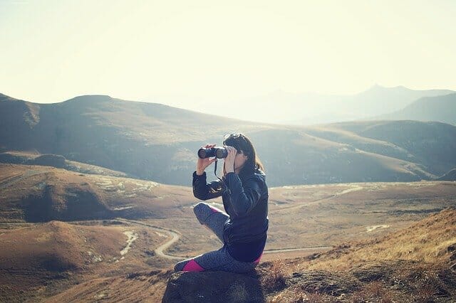 best-binoculars-1846437_640