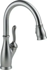 Delta Faucet 9178-AR-DST Leland Single Handle Pull-Down Kitchen Faucet with Magnetic Docking