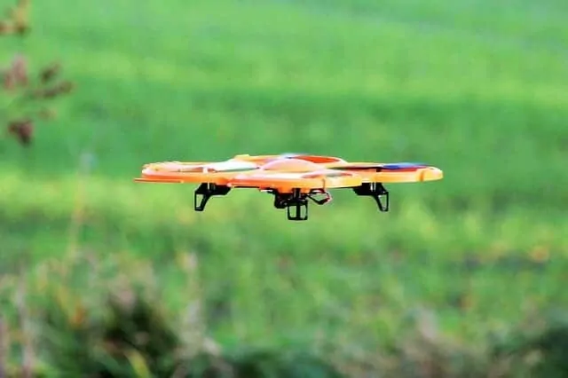 drone-1030646_640