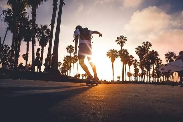 skateboarding-1149505_640