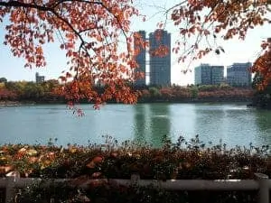 Seokchon Lake Park