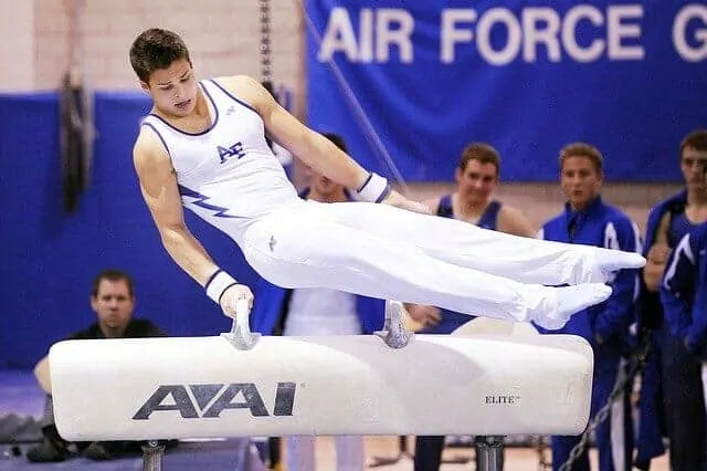 pommel horse 573752 640