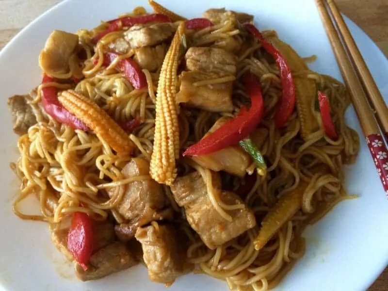 8.lo mein serve with the sauce. tos and enjoy