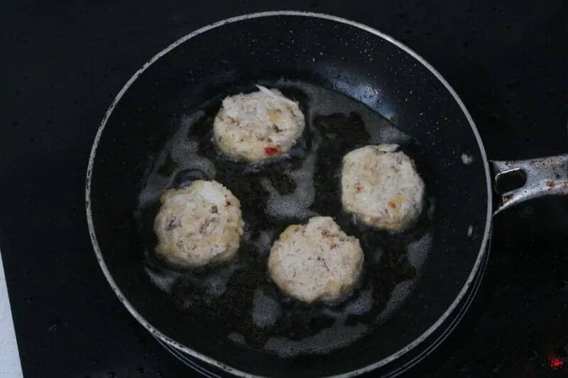 Pan Fry Crab Cakes Side 1