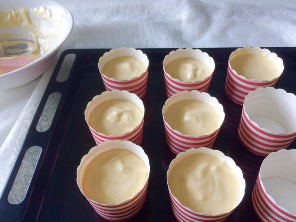 9.cupcakes bake at 170 degrees celsius