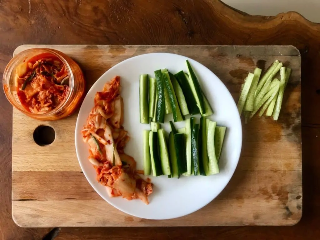 5.kimbap chop the kimchi and cucumber