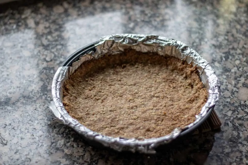 Apple Pie with Oatmeal Crust and Almond Granola Topping Step 3 let the crust cool 1