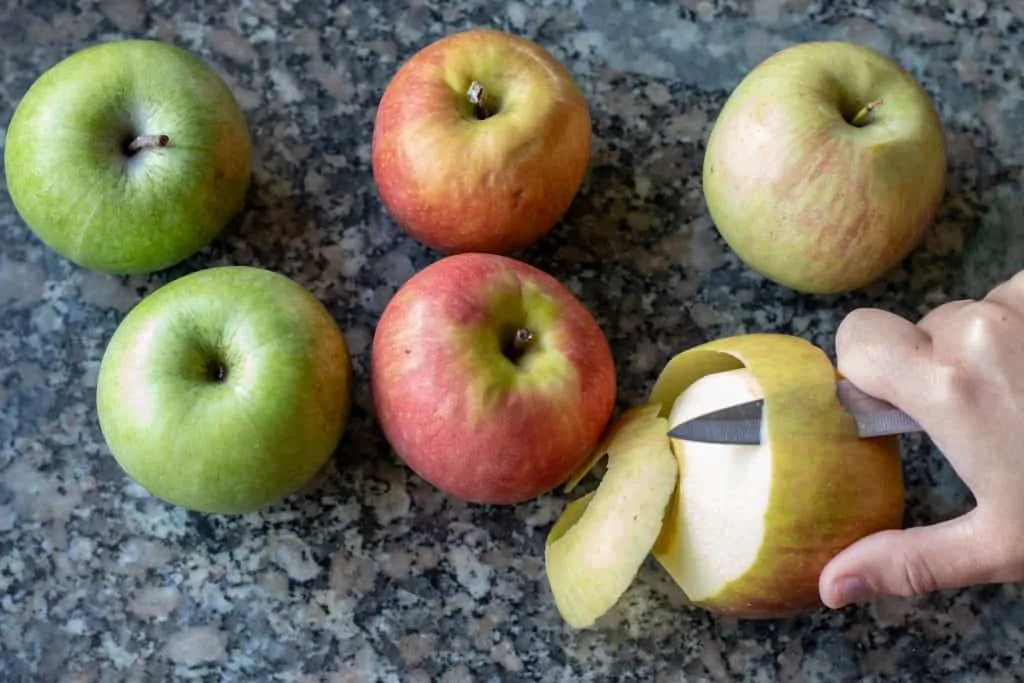 Apple Pie with Oatmeal Crust and Almond Granola Toppings Step 4 Prepare the apples 1 1
