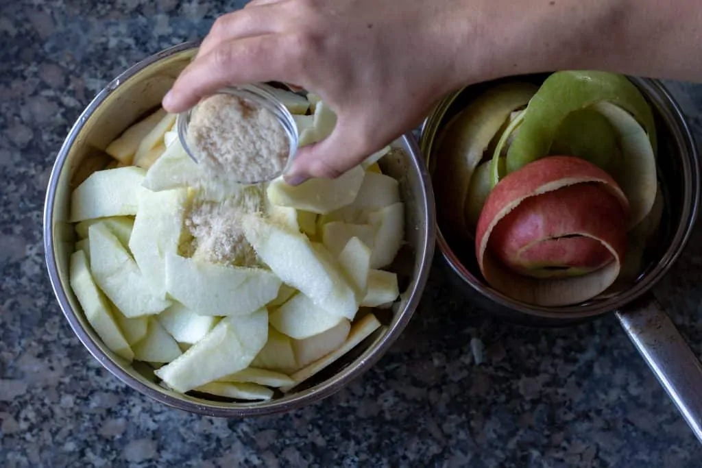 Apple Pie with Oatmeal Crust and Almond Granola Toppings Step 4 add sugar 1